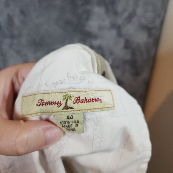 Tommy Bahama Shorts Mens 44 Beige Silk Chino Pants Golf Outdoor Beach Summer EUC - Picture 3 of 6